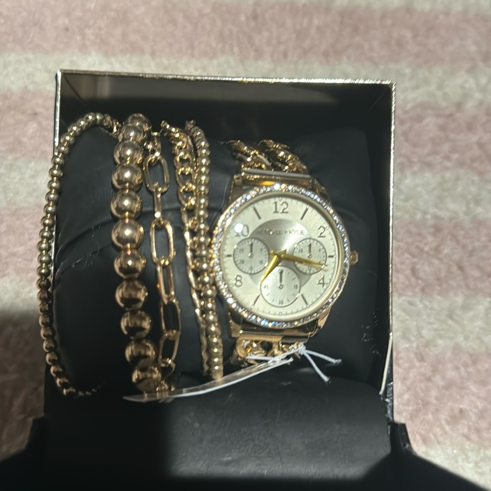 Kendall & Kylie Watch